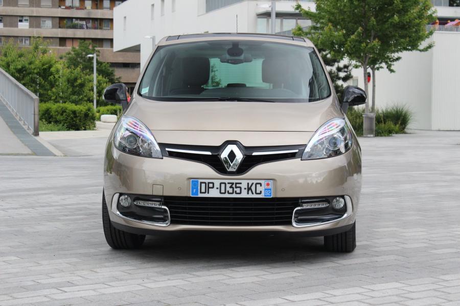  Renault Scenic 2013 года  (фото 17 из 34)